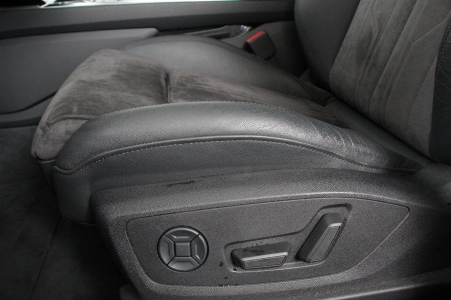 Audi e-tron e-tron 55 quattro | Navigatie | Climate Control | Alcantara | Camera | Electrisch bedienbare achterklep | Led | Cruise Control Adaptive |