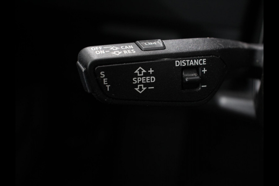 Audi e-tron e-tron 55 quattro | Leder | Navigatie | Trekhaak | Led koplampen | Tour pakket | Virtual cockpit | Cruise control adaptief