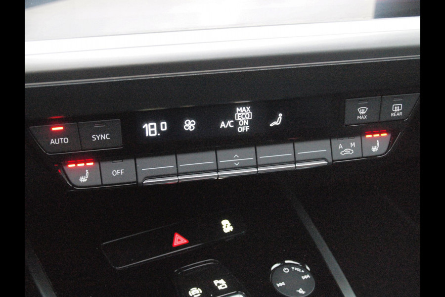 Audi Q4 e-tron 40 Launch edition Advanced Plus 77 kWh | Panoramadak | Camera | Apple Carplay | Cruise Control | NL-Auto |