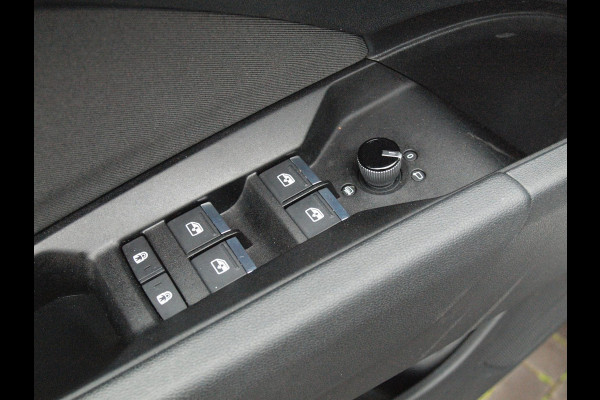 Audi Q4 e-tron 40 Launch edition Advanced Plus 77 kWh | Panoramadak | Camera | Apple Carplay | Cruise Control | NL-Auto |