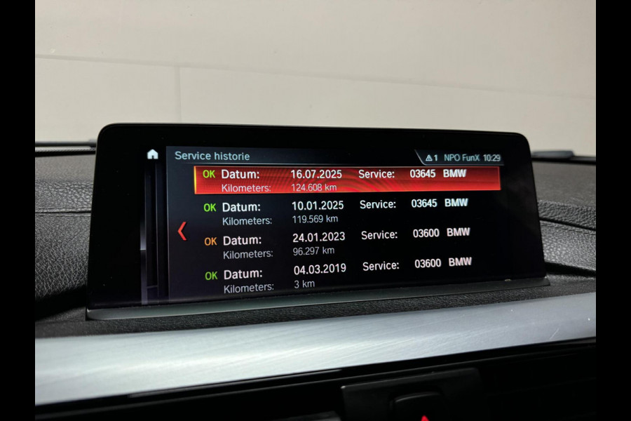 BMW 3 Serie Touring 320i M Sport Pano H/K Leer Camera NAP