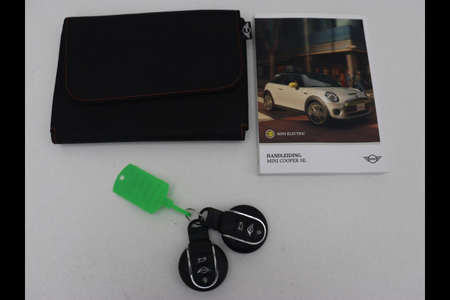 MINI Mini Electric Basic 33 kWh | Origineel NL | Carplay | Full LED | Navigatie | Digital Cockpit | Climate control | Cruise control | Bluetooth