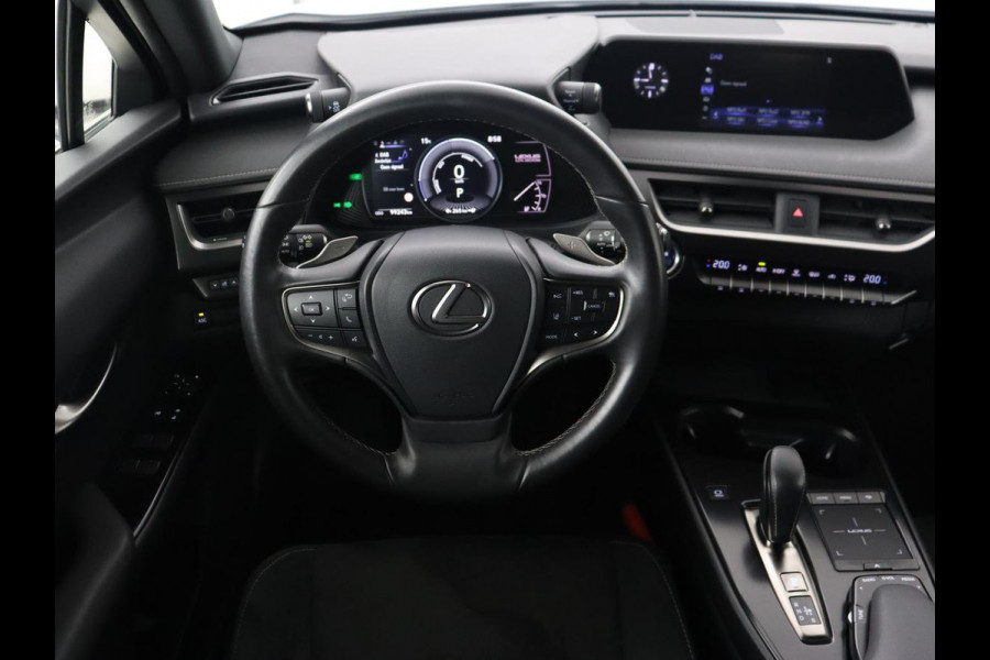 Lexus UX 300e Business 54 kWh | 1e eigenaar | Adaptive cruise | Carplay | Camera | Navigatie | Full LED | Elektrische stoelen | Climate control | Bluetooth