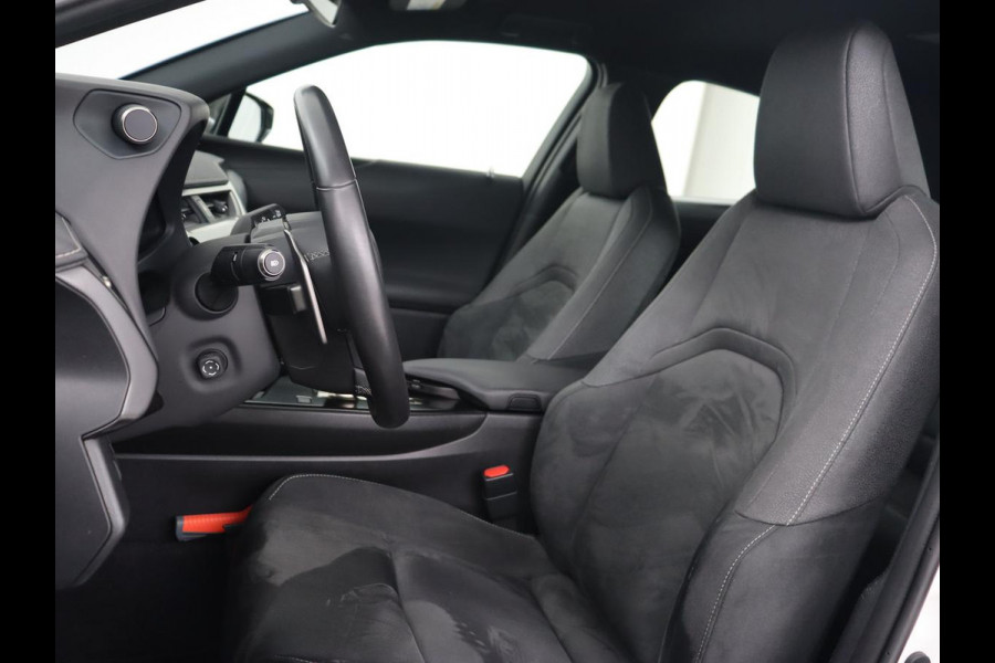 Lexus UX 300e Business 54 kWh | 1e eigenaar | Adaptive cruise | Carplay | Camera | Navigatie | Full LED | Elektrische stoelen | Climate control | Bluetooth