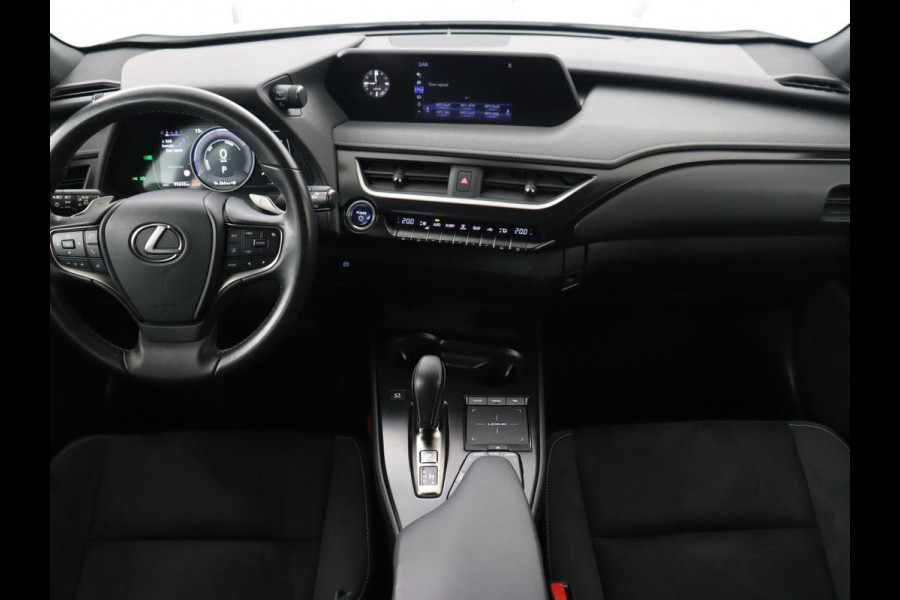 Lexus UX 300e Business 54 kWh | 1e eigenaar | Adaptive cruise | Carplay | Camera | Navigatie | Full LED | Elektrische stoelen | Climate control | Bluetooth