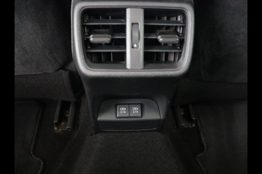 Lexus UX 300e Business 54 kWh | 1e eigenaar | Adaptive cruise | Carplay | Camera | Navigatie | Full LED | Elektrische stoelen | Climate control | Bluetooth