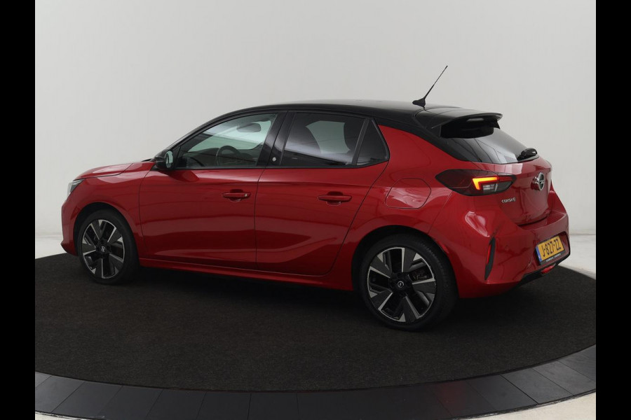 Opel CORSA-E GS Line 50 kWh | 1e eigenaar | Stoel & stuurverwarming | Carplay | Navigatie | Full LED | 17'' | Climate control | Cruise control | Bluetooth