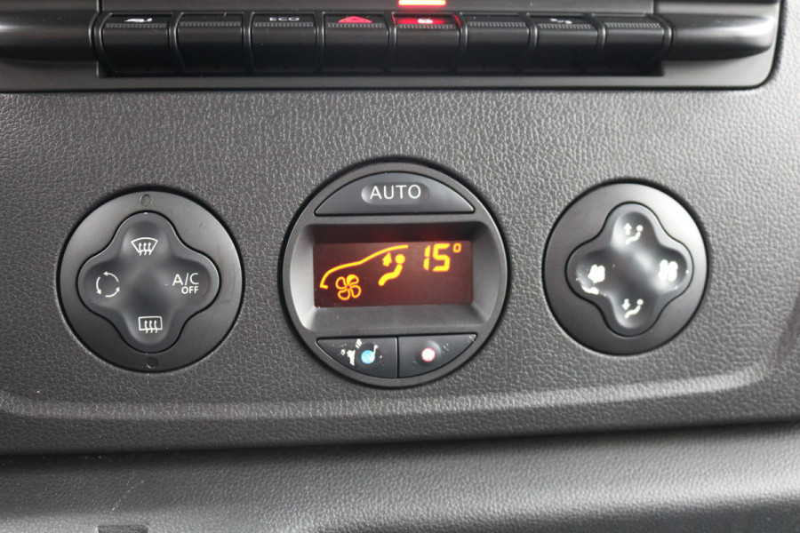 Renault Master 2.3 dCi 135pk L2 H2 Airco Navigatie Camera Trekhaak