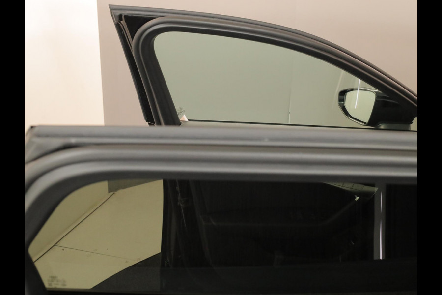 Audi A6 Avant 40 TFSI S edition Competition 204 pk S-tronic | Verlengde garantie | Navigatie | Panoramadak | Parkeersensoren | Achteruitrijcamera | Stoelverwarming | S-Line |