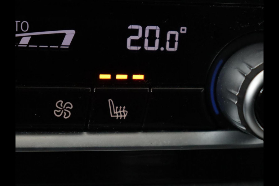 BMW 5 Serie 520i Business Edition Plus | Nappaleder | Stoelverwarming | Carplay | Laserlicht | Navigatie | Live Cockpit | Parkeerhulp | Climate control | Comfortstoelen | Cruise control | Bluetooth