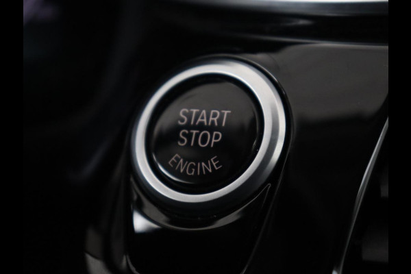 BMW 5 Serie 520i Business Edition Plus | Nappaleder | Stoelverwarming | Carplay | Laserlicht | Navigatie | Live Cockpit | Parkeerhulp | Climate control | Comfortstoelen | Cruise control | Bluetooth