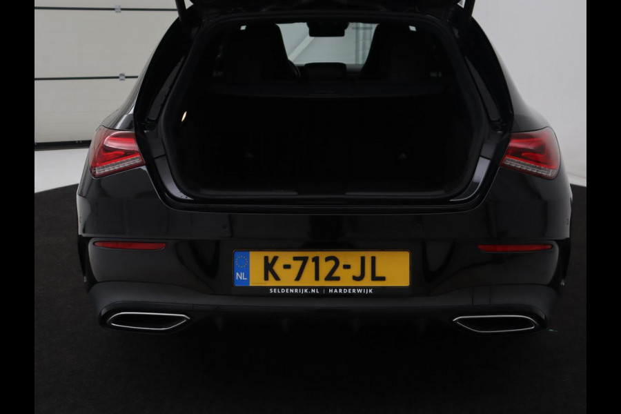 Mercedes-Benz CLA-Klasse 200 AMG | Stoelverwarming | Camera | Leder/Alcantara | Sfeerverlichting | Park Assist | Full LED | Navigatie | Widescreen | Climate control | Bluetooth | Cruise control