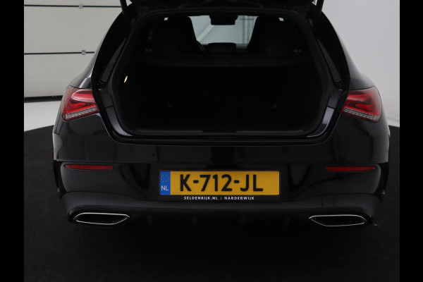 Mercedes-Benz CLA-Klasse 200 AMG | Stoelverwarming | Camera | Leder/Alcantara | Sfeerverlichting | Park Assist | Full LED | Navigatie | Widescreen | Climate control | Bluetooth | Cruise control
