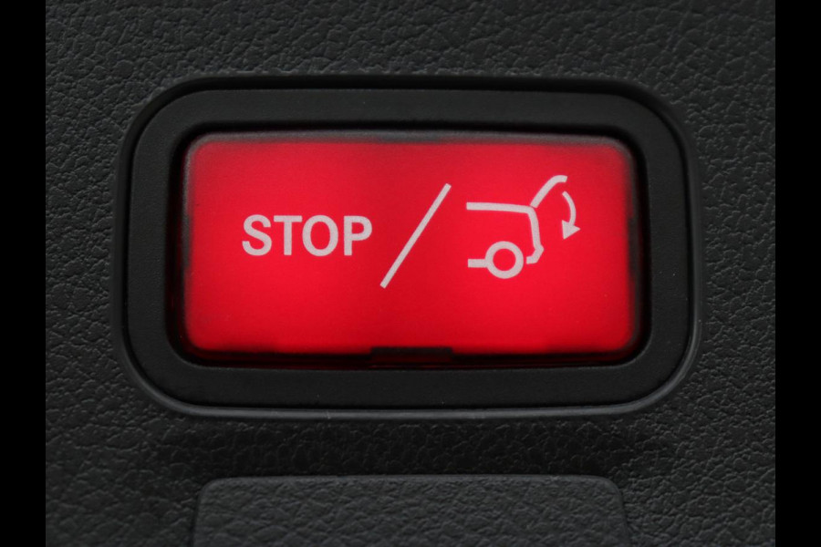 Mercedes-Benz CLA-Klasse 200 AMG | Stoelverwarming | Camera | Leder/Alcantara | Sfeerverlichting | Park Assist | Full LED | Navigatie | Widescreen | Climate control | Bluetooth | Cruise control