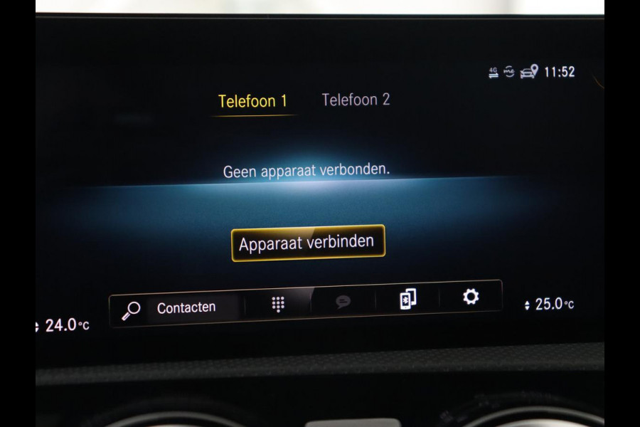 Mercedes-Benz CLA-Klasse 200 AMG | Stoelverwarming | Camera | Leder/Alcantara | Sfeerverlichting | Park Assist | Full LED | Navigatie | Widescreen | Climate control | Bluetooth | Cruise control