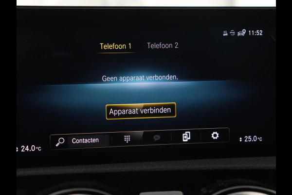 Mercedes-Benz CLA-Klasse 200 AMG | Stoelverwarming | Camera | Leder/Alcantara | Sfeerverlichting | Park Assist | Full LED | Navigatie | Widescreen | Climate control | Bluetooth | Cruise control