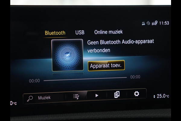 Mercedes-Benz CLA-Klasse 200 AMG | Stoelverwarming | Camera | Leder/Alcantara | Sfeerverlichting | Park Assist | Full LED | Navigatie | Widescreen | Climate control | Bluetooth | Cruise control