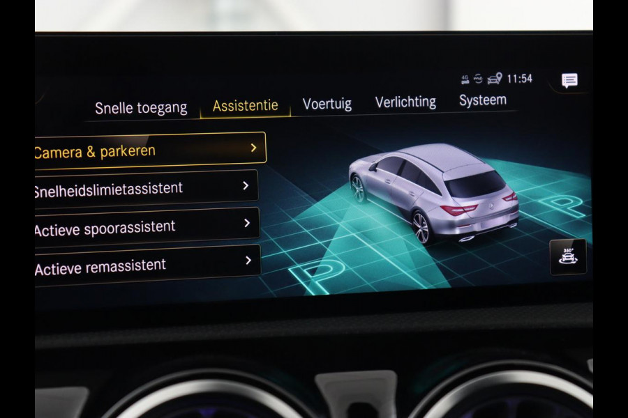 Mercedes-Benz CLA-Klasse 200 AMG | Stoelverwarming | Camera | Leder/Alcantara | Sfeerverlichting | Park Assist | Full LED | Navigatie | Widescreen | Climate control | Bluetooth | Cruise control
