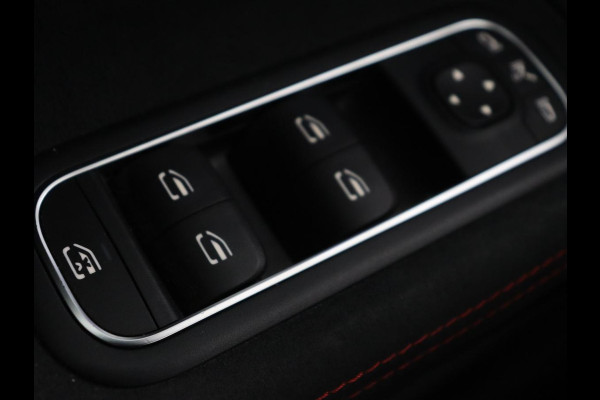 Mercedes-Benz CLA-Klasse 200 AMG | Stoelverwarming | Camera | Leder/Alcantara | Sfeerverlichting | Park Assist | Full LED | Navigatie | Widescreen | Climate control | Bluetooth | Cruise control