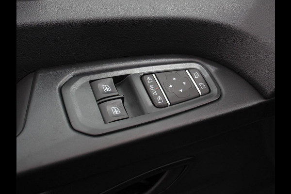 Renault Trafic 2.0 Blue dCi 150 Automaat T30 L2H1 Advance Navigatie Airco Lichtmetalen velgen Betimmering Trekhaak Camera Parkeer sensoren Dab