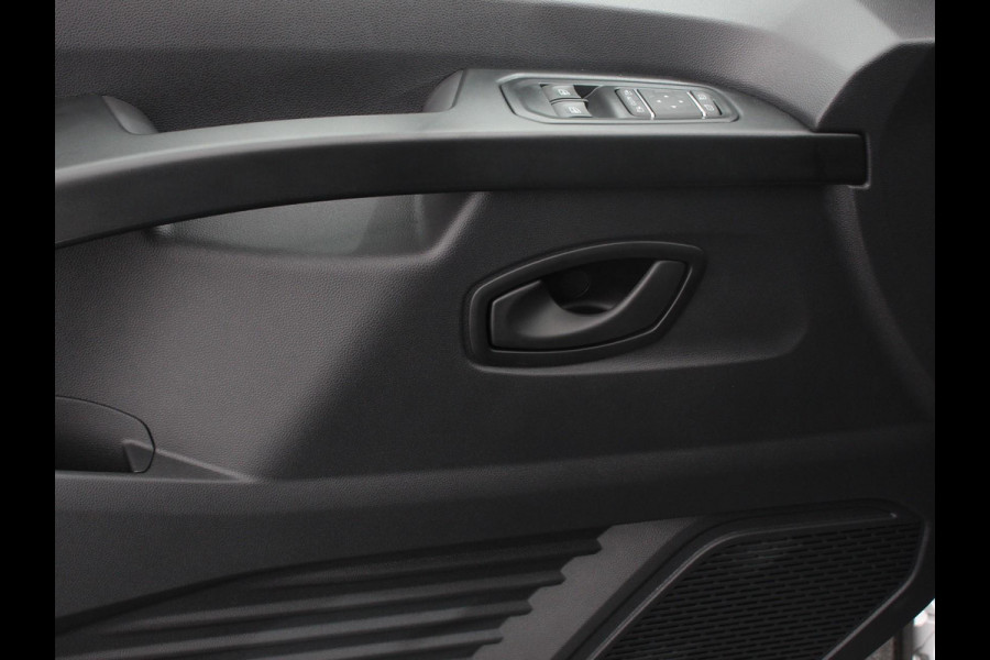 Renault Trafic 2.0 Blue dCi 150 Automaat T30 L2H1 Advance Navigatie Airco Lichtmetalen velgen Betimmering Trekhaak Camera Parkeer sensoren Dab