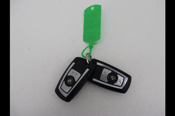 BMW 3 Serie 318i Luxury Edition | Leder | Stoelverwarming | Navigatie | Trekhaak | Full LED | Climate control | PDC | Cruise control