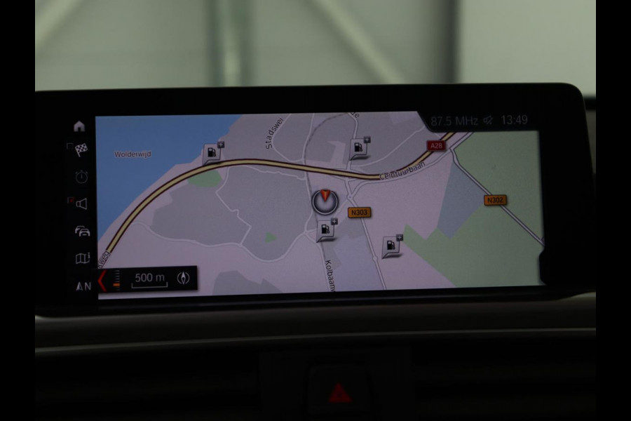 BMW 3 Serie 318i Luxury Edition | Leder | Stoelverwarming | Navigatie | Trekhaak | Full LED | Climate control | PDC | Cruise control