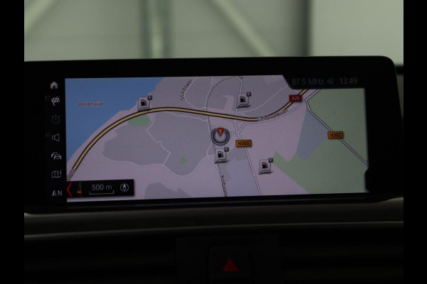 BMW 3 Serie 318i Luxury Edition | Leder | Stoelverwarming | Navigatie | Trekhaak | Full LED | Climate control | PDC | Cruise control