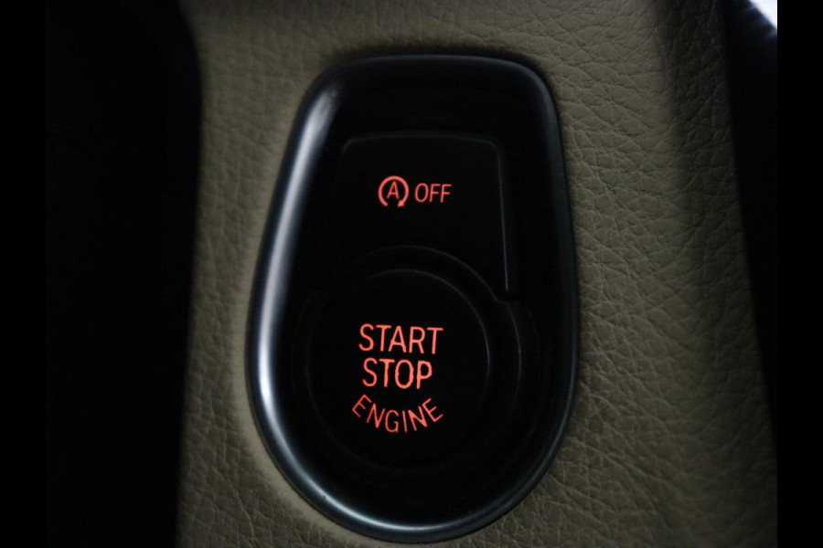 BMW 3 Serie 318i Luxury Edition | Leder | Stoelverwarming | Navigatie | Trekhaak | Full LED | Climate control | PDC | Cruise control