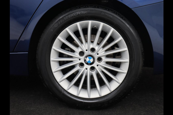 BMW 3 Serie 318i Luxury Edition | Leder | Stoelverwarming | Navigatie | Trekhaak | Full LED | Climate control | PDC | Cruise control