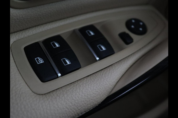 BMW 3 Serie 318i Luxury Edition | Leder | Stoelverwarming | Navigatie | Trekhaak | Full LED | Climate control | PDC | Cruise control