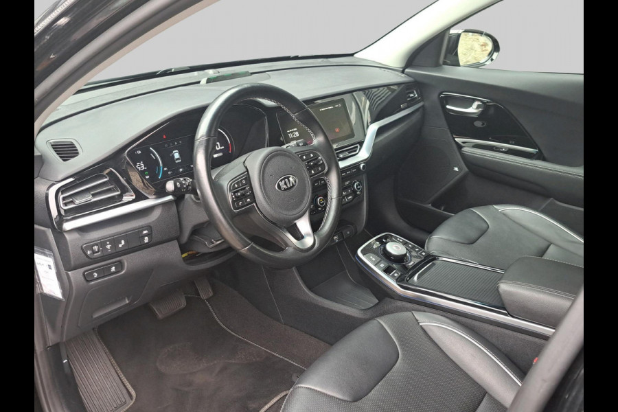 Kia e-Niro ExecutiveLine 64 kWh | Schuifdak | JBL Audio | leder
