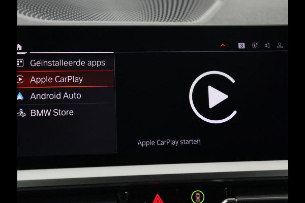 BMW 3 Serie 318i Sport Line | Carplay | Camera | Sportstoelen | Sfeerverlichting | Live Cockpit | Navigatie | Full LED | Half leder | Park Assist | Climate control | DAB | Cruise control | Bluetooth