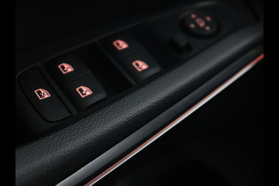 BMW 3 Serie 318i Sport Line | Carplay | Camera | Sportstoelen | Sfeerverlichting | Live Cockpit | Navigatie | Full LED | Half leder | Park Assist | Climate control | DAB | Cruise control | Bluetooth