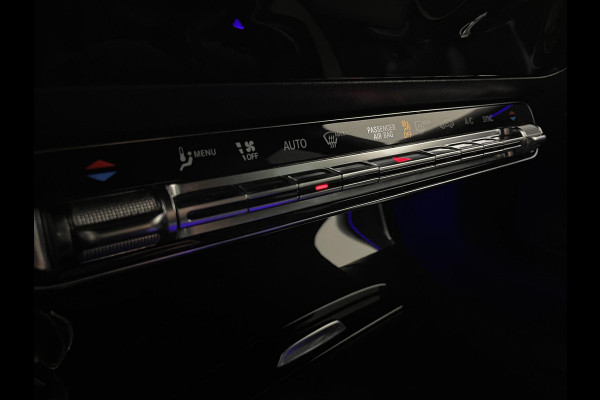 Mercedes-Benz CLA-Klasse Shooting Brake 180 Business Solution AMG Trekhaak Navigatie Camera Parkeersensoren Cruise Control AMG stoelen Stoelverwarming Sfeerverlichting Elektrische kofferklep Full Led Climate Control