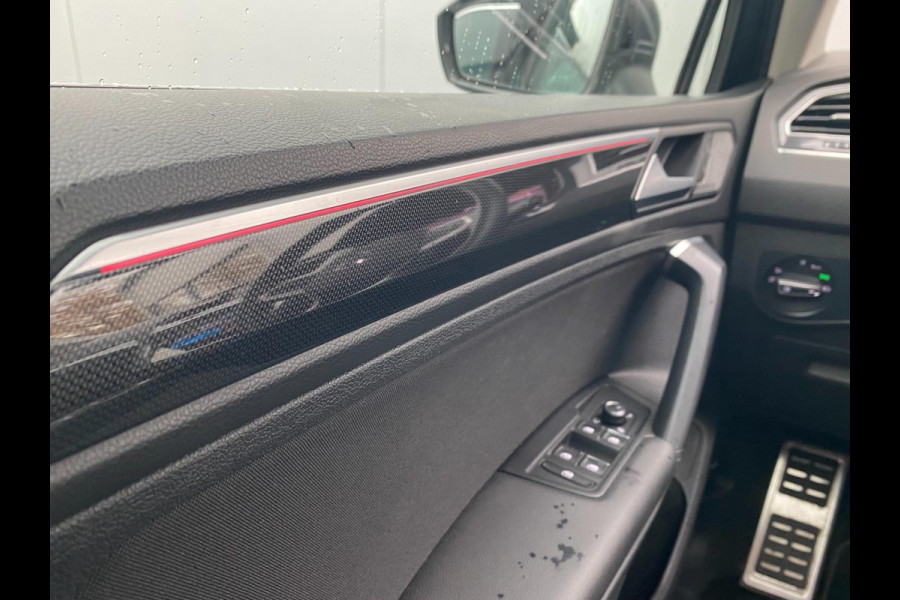 Volkswagen Tiguan 1.5 TSI R-Line Business+ | Pano|Virtual|ACC | IQ Drive|Alcantara| SFEER V | Stoel-stuurverw|Dealer Onderh |