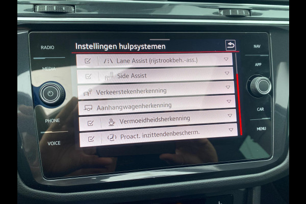Volkswagen Tiguan 1.5 TSI R-Line Business+ | Pano|Virtual|ACC | IQ Drive|Alcantara| SFEER V | Stoel-stuurverw|Dealer Onderh |