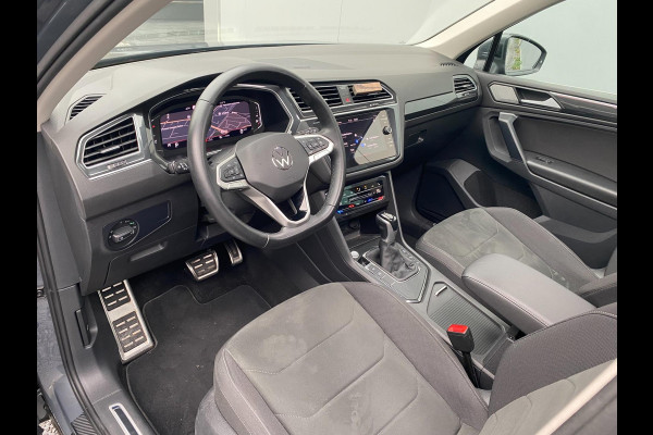 Volkswagen Tiguan 1.5 TSI R-Line Business+ | Pano|Virtual|ACC | IQ Drive|Alcantara| SFEER V | Stoel-stuurverw|Dealer Onderh |