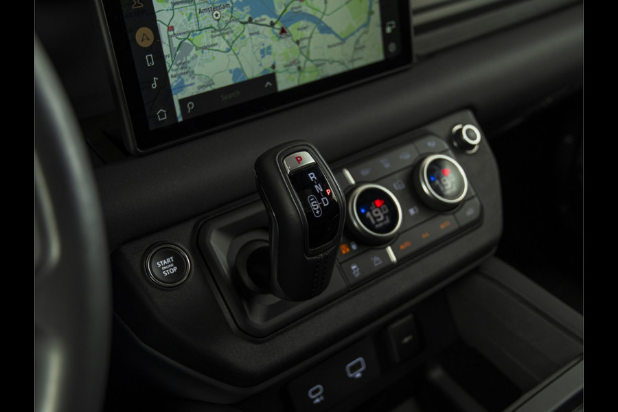 Land Rover Defender Hard Top 3.0 D200 110 X-Dynamic SE GRIJS-KENTEKEN