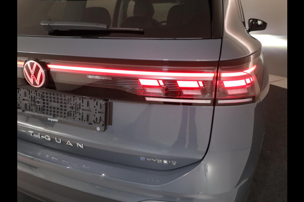 Volkswagen Tiguan 1.5 eHybrid Life Edition 204 PK PHEV | Trekhaak | Panorama dak | Stoel- en stuurverwarming | 18" LM velgen |