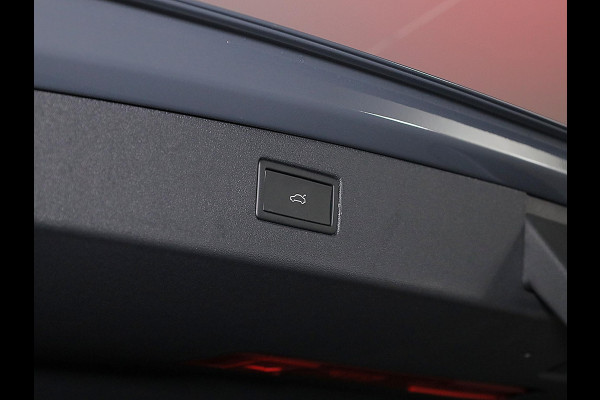 Volkswagen Tiguan 1.5 eHybrid Life Edition 204 PK PHEV | Trekhaak | Panorama dak | Stoel- en stuurverwarming | 18" LM velgen |