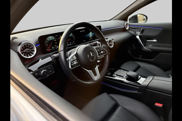 Mercedes-Benz A-Klasse 180 Business Solution Luxury | Pano | Memory stoelen | Achteruitrij camera |
