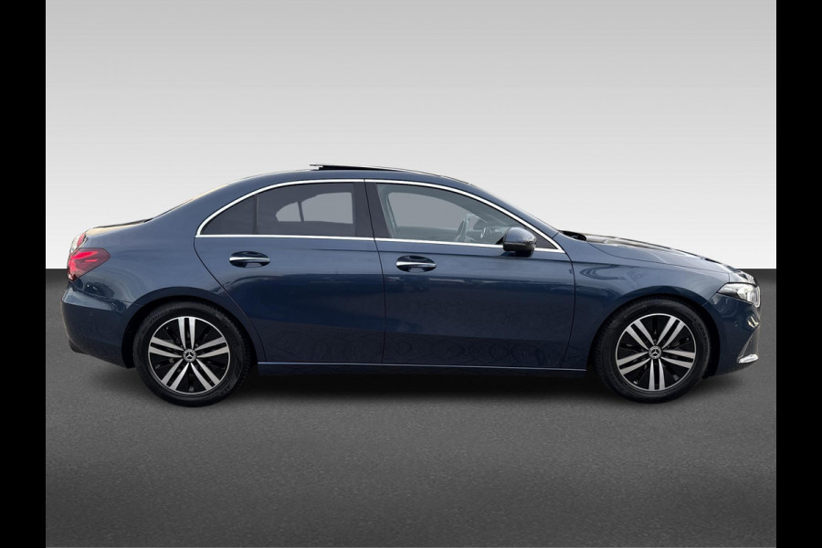 Mercedes-Benz A-Klasse 180 Business Solution Luxury | Pano | Memory stoelen | Achteruitrij camera |