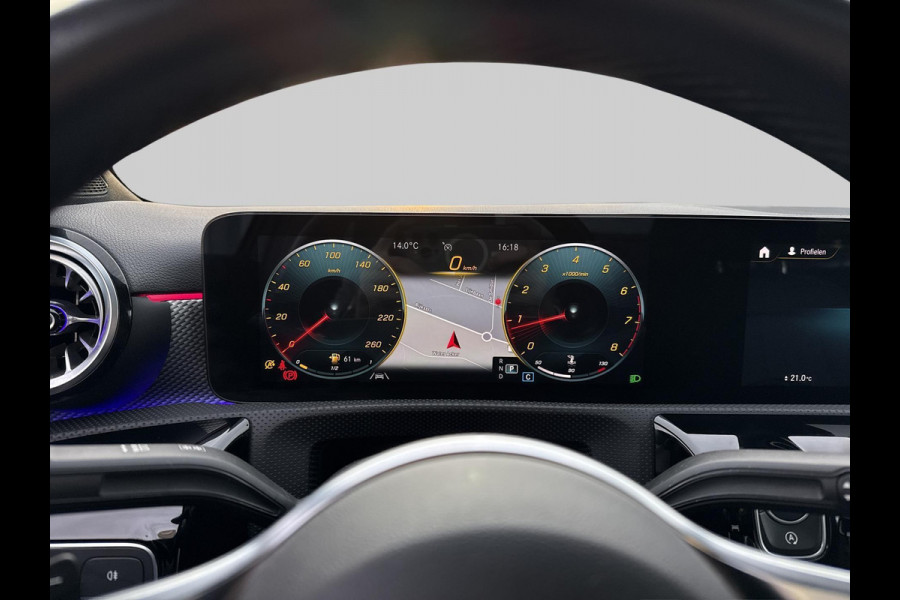 Mercedes-Benz A-Klasse 180 Business Solution Luxury | Pano | Memory stoelen | Achteruitrij camera |