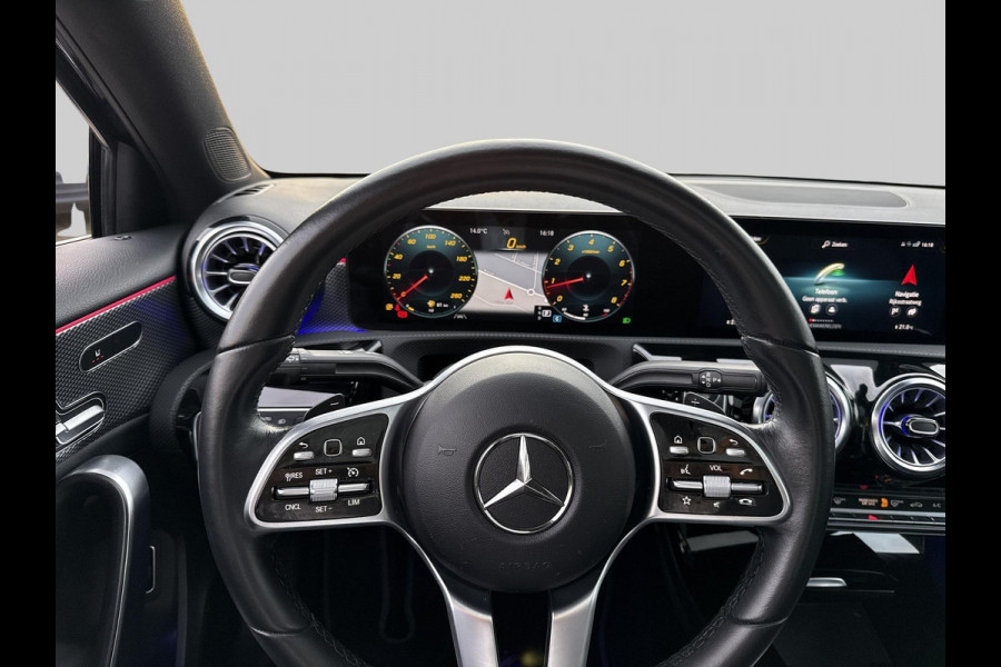 Mercedes-Benz A-Klasse 180 Business Solution Luxury | Pano | Memory stoelen | Achteruitrij camera |