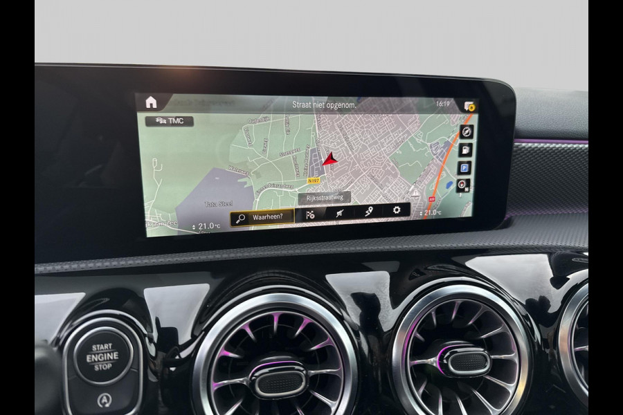 Mercedes-Benz A-Klasse 180 Business Solution Luxury | Pano | Memory stoelen | Achteruitrij camera |