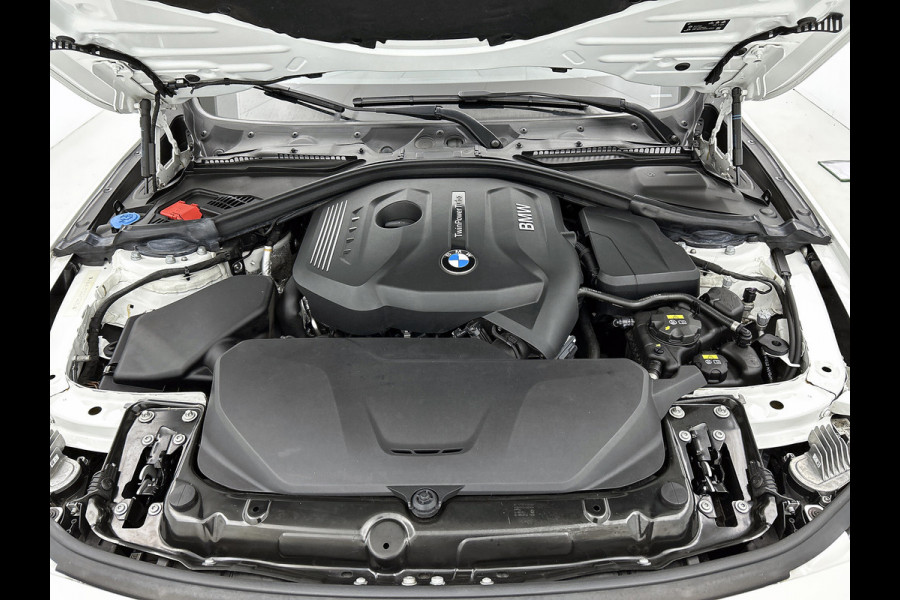 BMW 4 Serie Gran Coupé 420i High Executive Sport(NL-Auto, Goed OndH, Panorama, Navi Pro, StoelV, PDC V+A, Leder, Sportstoel, Etc)