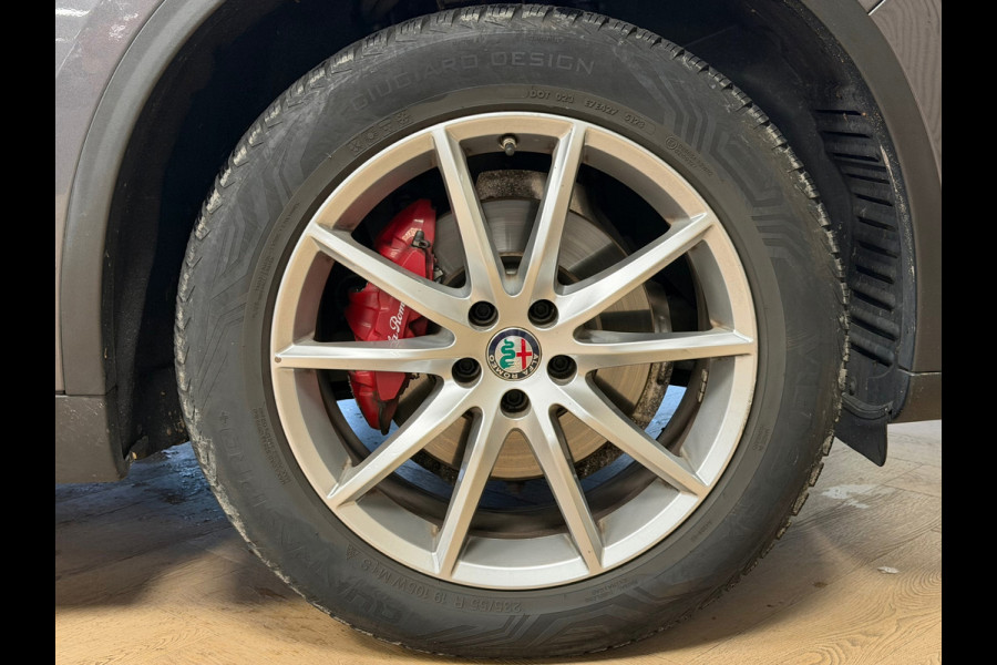 Alfa Romeo Stelvio 2.0 T AWD Super NAVIGATIE CRUISE CLIMATE CONTROL LED LEDER CAMERA NAP