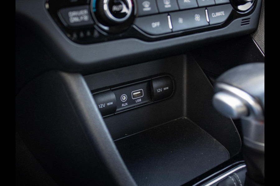 Kia Niro 1.6 GDi Hybrid DynamicLine | Trekhaak afneembaar | Navigatie | Achteruitrijcamera |
