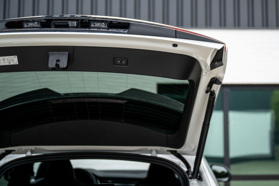 Audi Q8 60 TFSI e quattro S Competition 490pk